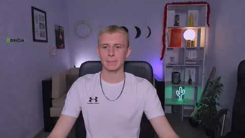 astren online show from March 26, 2026, 1:17 pm