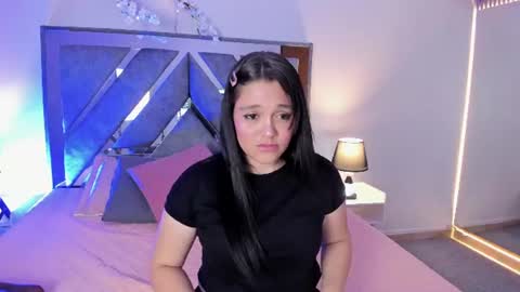 Snapshot of astrid_williams_ chatting on July 1, 2026, 2:35 am Astrid online show from July 1, 2026, 2:35 am