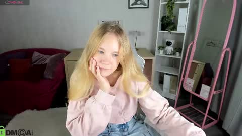 Snapshot of asya_almost chatting on June 13, 2026, 1:25 am Asya online show from June 13, 2026, 1:25 am