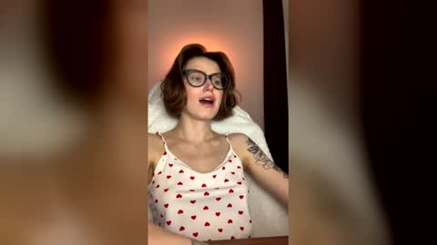 asya_new online show from February 13, 2026, 9:33 pm