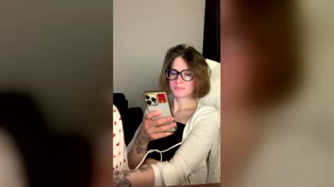 asya_new online show from April 14, 2026, 9:43 pm