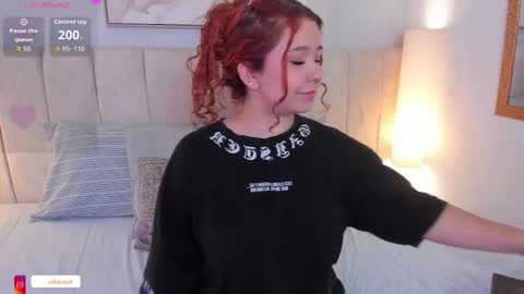 Snapshot of atena_cuteee chatting on October 9, 2025, 8:07 pm sofia online show from October 9, 2025, 8:07 pm