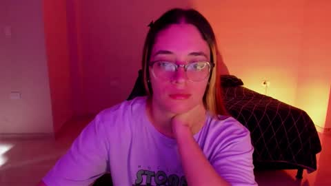 atenas online show from September 12, 2025, 6:41 pm