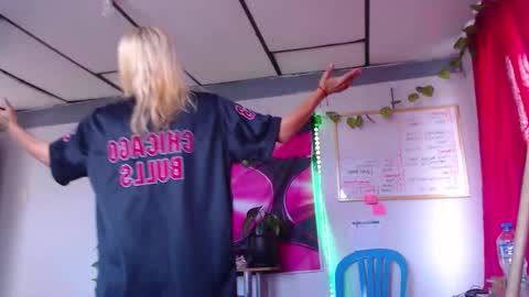 Atenea online show from December 5, 2025, 12:58 pm