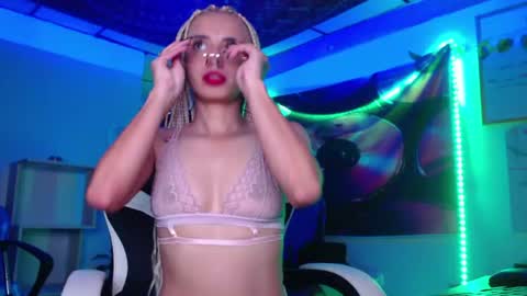 Atenea online show from June 30, 2026, 1:06 am