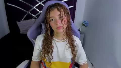 ateneaxht online show from June 17, 2026, 8:54 pm
