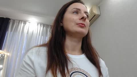 Snapshot of athena_panther chatting on December 30, 2024, 12:20 pm Athena Panther online show from December 30, 2024, 12:20 pm