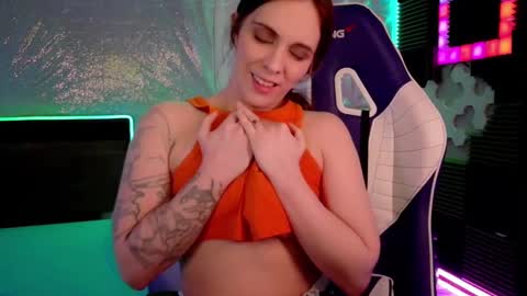 Athena Autumn online show from October 1, 2025, 9:04 am