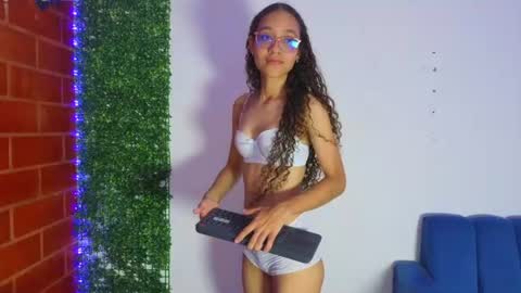 Snapshot of athenea_03 chatting on June 14, 2026, 10:34 pm Athenea online show from June 14, 2026, 10:34 pm