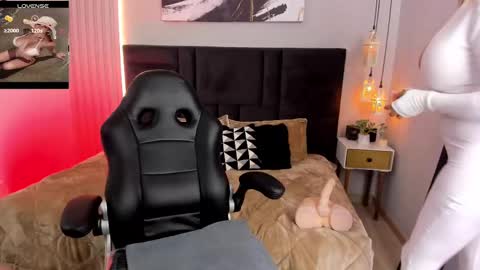 athenearusell online show from September 13, 2025, 8:52 pm