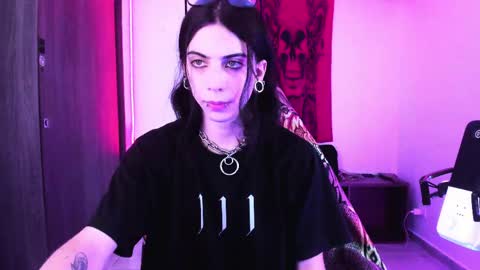 Snapshot of atheneoo_ chatting on May 19, 2026, 7:37 am athenauwu online show from May 19, 2026, 7:37 am