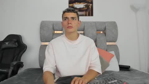 athlass_ online show from January 20, 2025, 9:43 pm