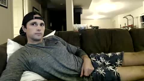 tommycb55555 online show from March 8, 2025, 12:33 am