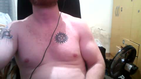 Snapshot of athleticboyy chatting on July 18, 2026, 7:45 am Paul Van online show from July 18, 2026, 7:45 am