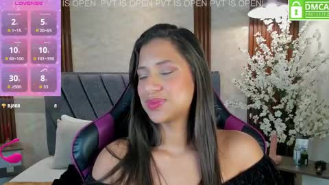 Snapshot of atiena_ chatting on April 24, 2026, 11:29 pm Atiena online show from April 24, 2026, 11:29 pm