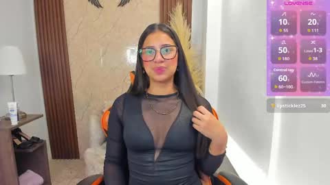 Snapshot of atiena_ chatting on June 3, 2026, 9:09 pm Atiena online show from June 3, 2026, 9:09 pm