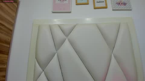 Atilana Diaz online show from April 15, 2026, 7:58 pm