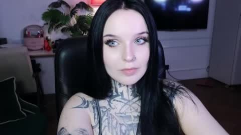 Snapshot of atomic_ketchup chatting on June 4, 2026, 2:45 pm online every day between 10am-23pm online show from June 4, 2026, 2:45 pm