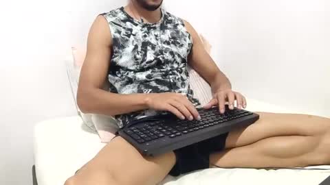 Snapshot of atorres21 chatting on December 31, 2024, 1:36 am Torres online show from December 31, 2024, 1:36 am