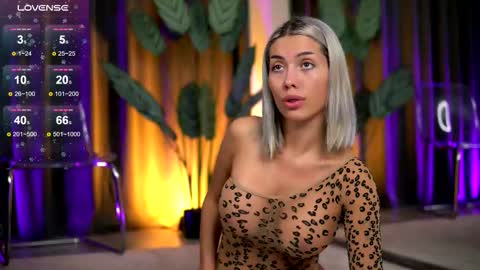 Snapshot of audreyzanne chatting on September 18, 2025, 3:19 am Isabella online show from September 18, 2025, 3:19 am