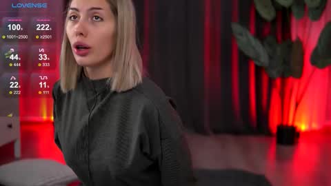 Snapshot of audreyzanne chatting on December 15, 2025, 8:18 am Isabella online show from December 15, 2025, 8:18 am