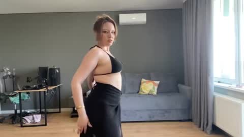 Snapshot of audriashearon chatting on June 10, 2026, 8:13 am Elene online show from June 10, 2026, 8:13 am