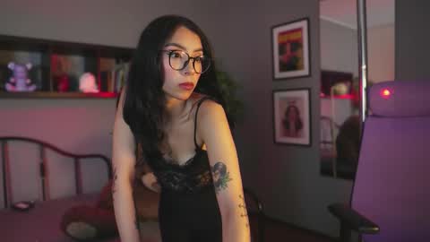  A U R A           online show from November 20, 2025, 3:18 am