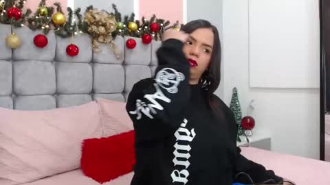 Snapshot of auraarnau chatting on December 22, 2025, 7:22 pm Aura Arnau online show from December 22, 2025, 7:22 pm