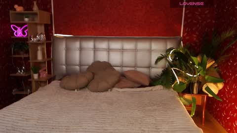 Aurora online show from February 24, 2025, 4:04 pm