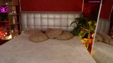 Aurora online show from March 7, 2025, 6:43 pm