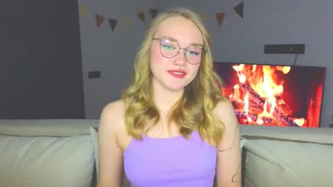 Kate online show from December 9, 2024, 3:44 pm