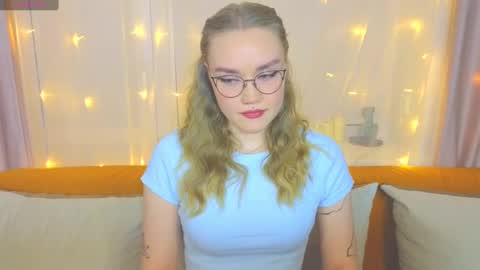 Kate online show from February 25, 2025, 3:49 pm