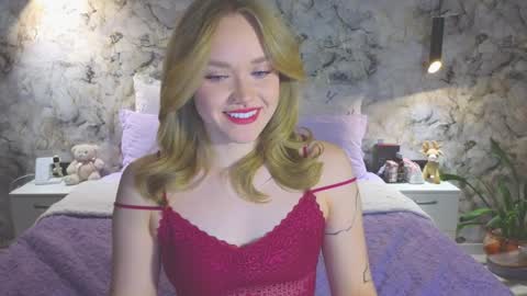 Kate online show from November 24, 2025, 5:01 pm