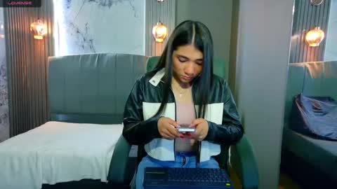 Aurora online show from October 5, 2025, 3:27 am