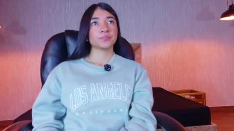 Aurora online show from November 11, 2025, 3:50 am