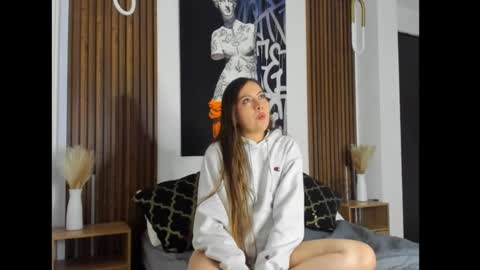 aurora_palmer online show from February 11, 2025, 4:44 am