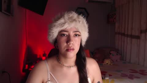 Snapshot of aurora_shy_ chatting on May 22, 2026, 6:42 am Aurora online show from May 22, 2026, 6:42 am