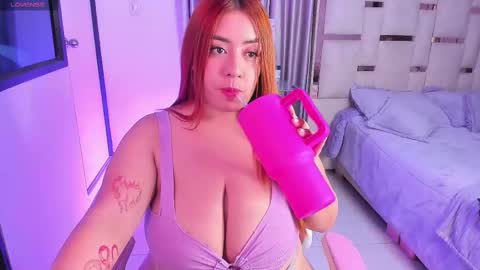 Snapshot of aurora_sky__ chatting on February 4, 2025, 11:06 pm Aurora online show from February 4, 2025, 11:06 pm