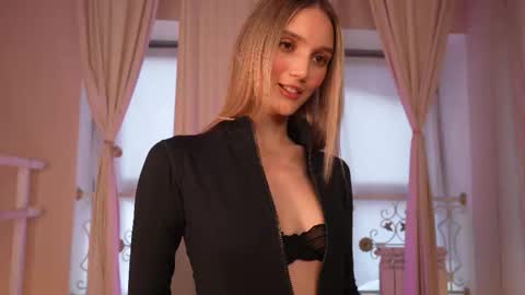 Aurora online show from September 28, 2025, 6:41 am