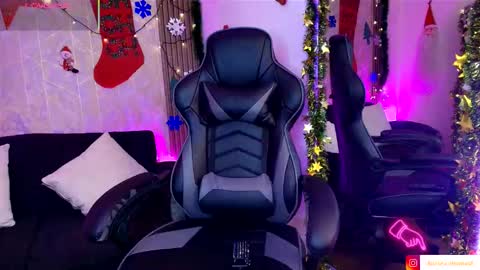 Aurora online show from December 22, 2025, 4:42 am