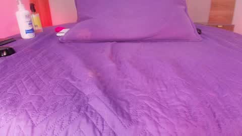 auroraa_miller online show from April 11, 2026, 7:45 am