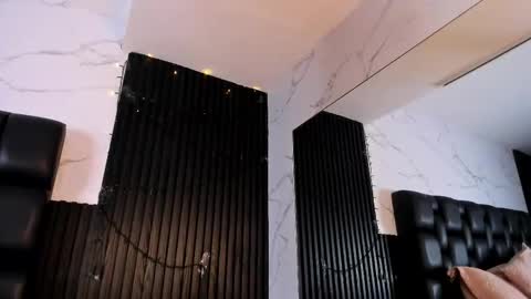 Aurora online show from September 18, 2025, 11:51 pm