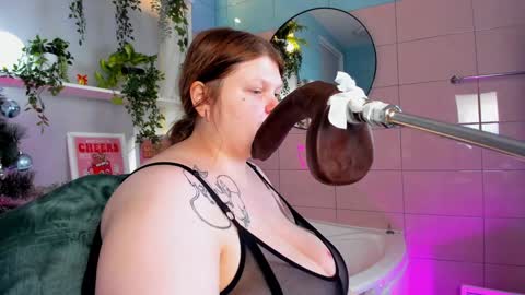 Aurora online show from December 28, 2024, 7:22 am