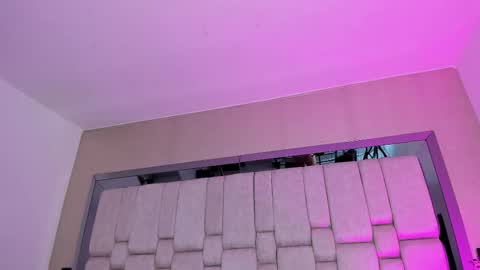 Aurora  online show from October 16, 2025, 7:48 pm