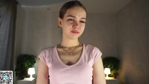 Snapshot of auroralowen chatting on June 8, 2026, 3:51 am Aurora online show from June 8, 2026, 3:51 am