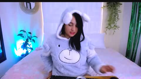 INSTAGRAM AURORA MCRY online show from March 22, 2026, 5:22 am