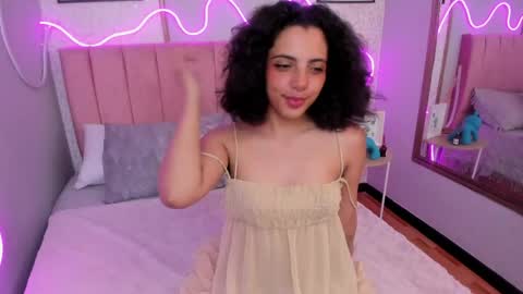 Mariana  online show from April 15, 2026, 3:46 am