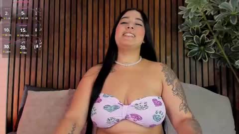 Snapshot of auroraqueenn chatting on July 16, 2026, 8:37 pm auroraqueenn online show from July 16, 2026, 8:37 pm