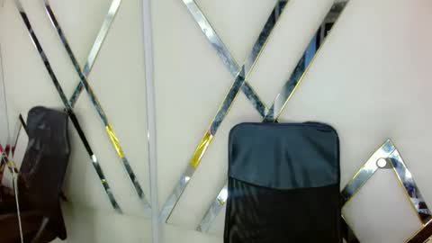 Snapshot of aurorarossx chatting on November 15, 2025, 8:05 pm Aurora online show from November 15, 2025, 8:05 pm