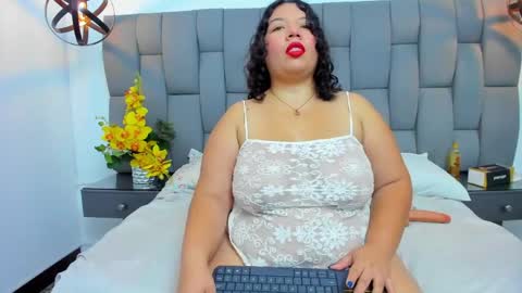 aurorarouse online show from April 16, 2026, 2:18 pm
